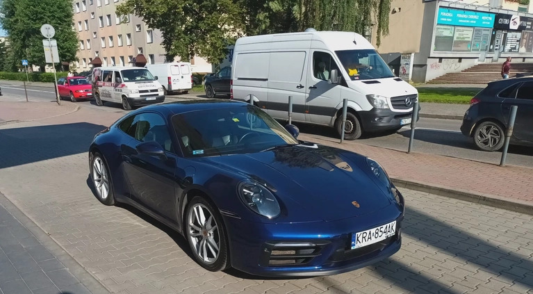 Porsche 911 cena 520000 przebieg: 85000, rok produkcji 2019 z Międzychód małe 79